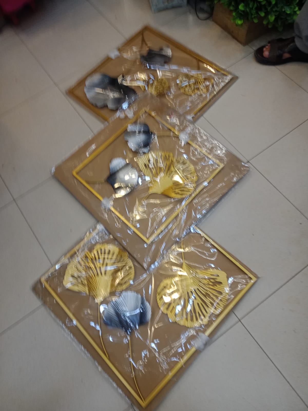 Wall ornaments in set of 3 pieces