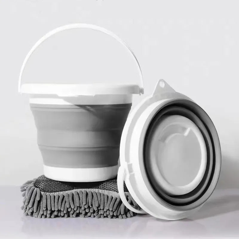 Foldable bucket 10 liter capacity.