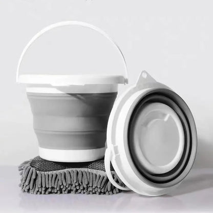 Foldable bucket 10 liter capacity.