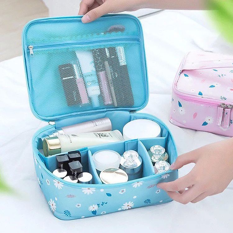 Makeup organizer bag