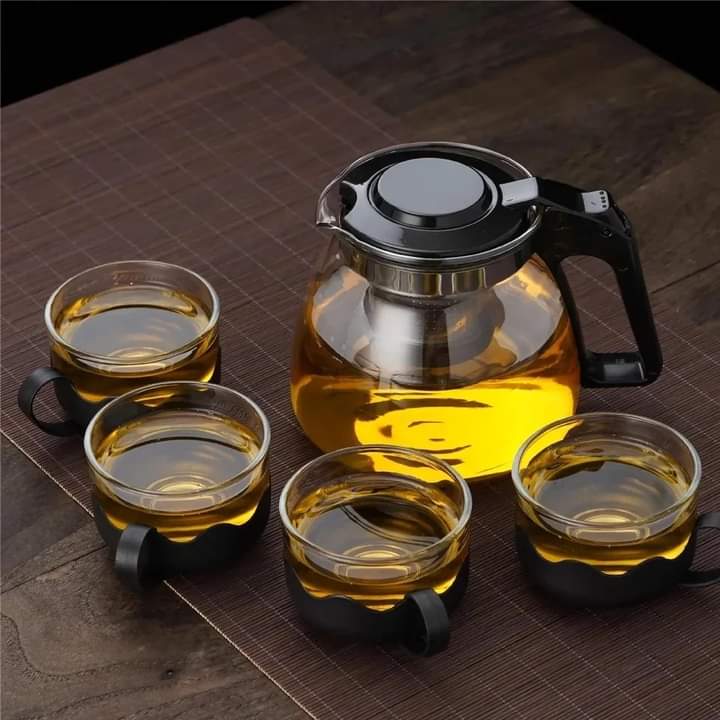 Heat resistant glass tea pot with 4 cups